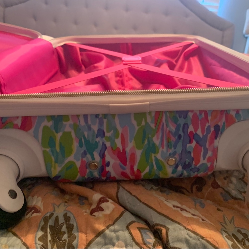 Lilly pulitzer suitcase - Picture 6 of 6